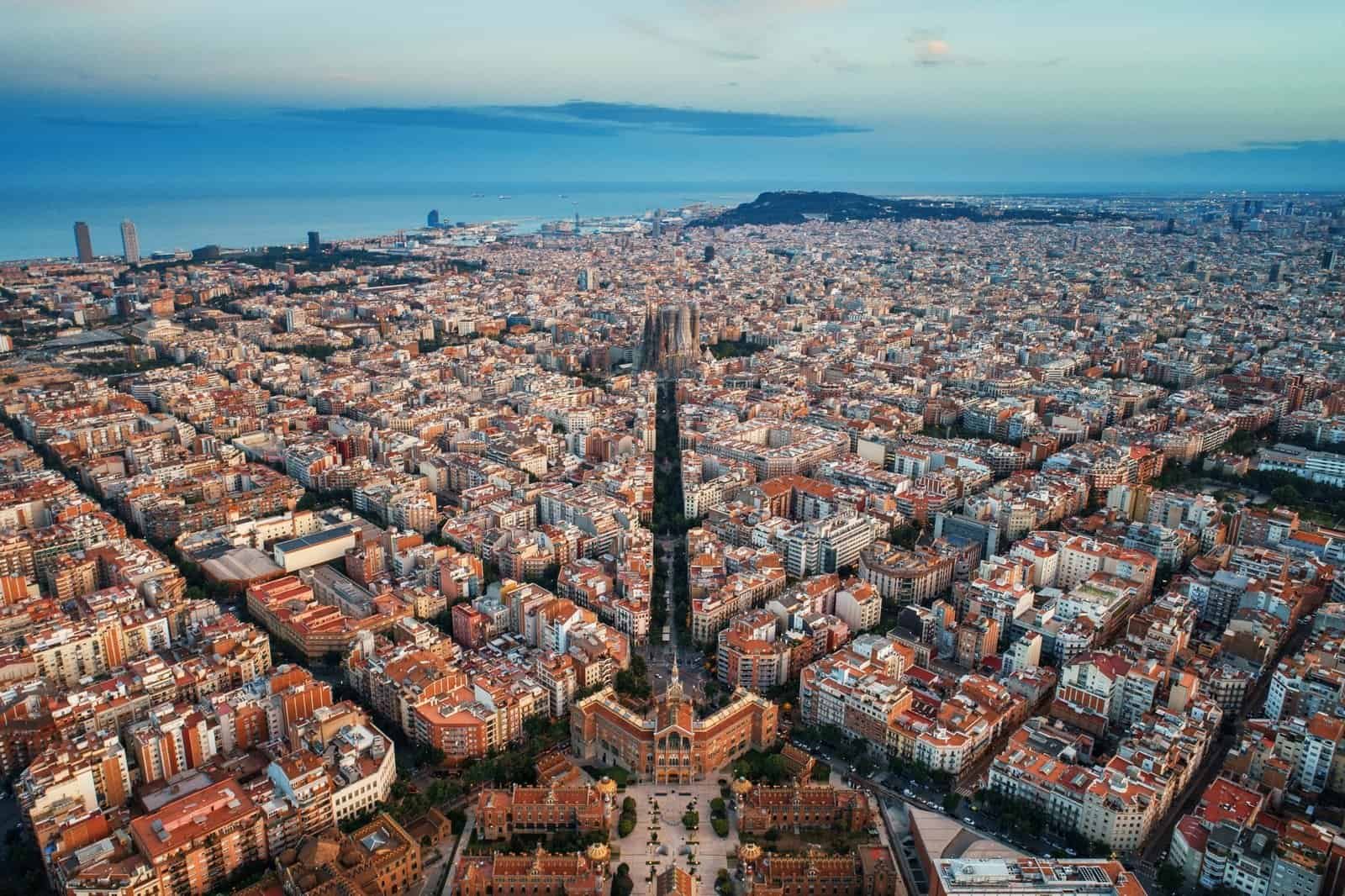 Exploring Spain: A Comprehensive Guide to Climate, Top Destinations, and Vacation Rentals - Vibrantissimo Vibrantissimo